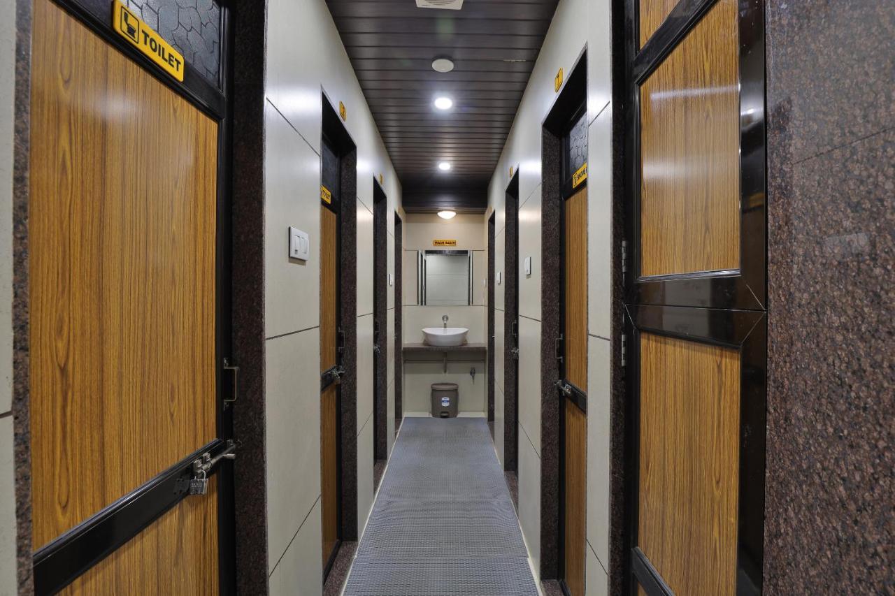 Rest Inn Dormitory Vadódara Exteriér fotografie